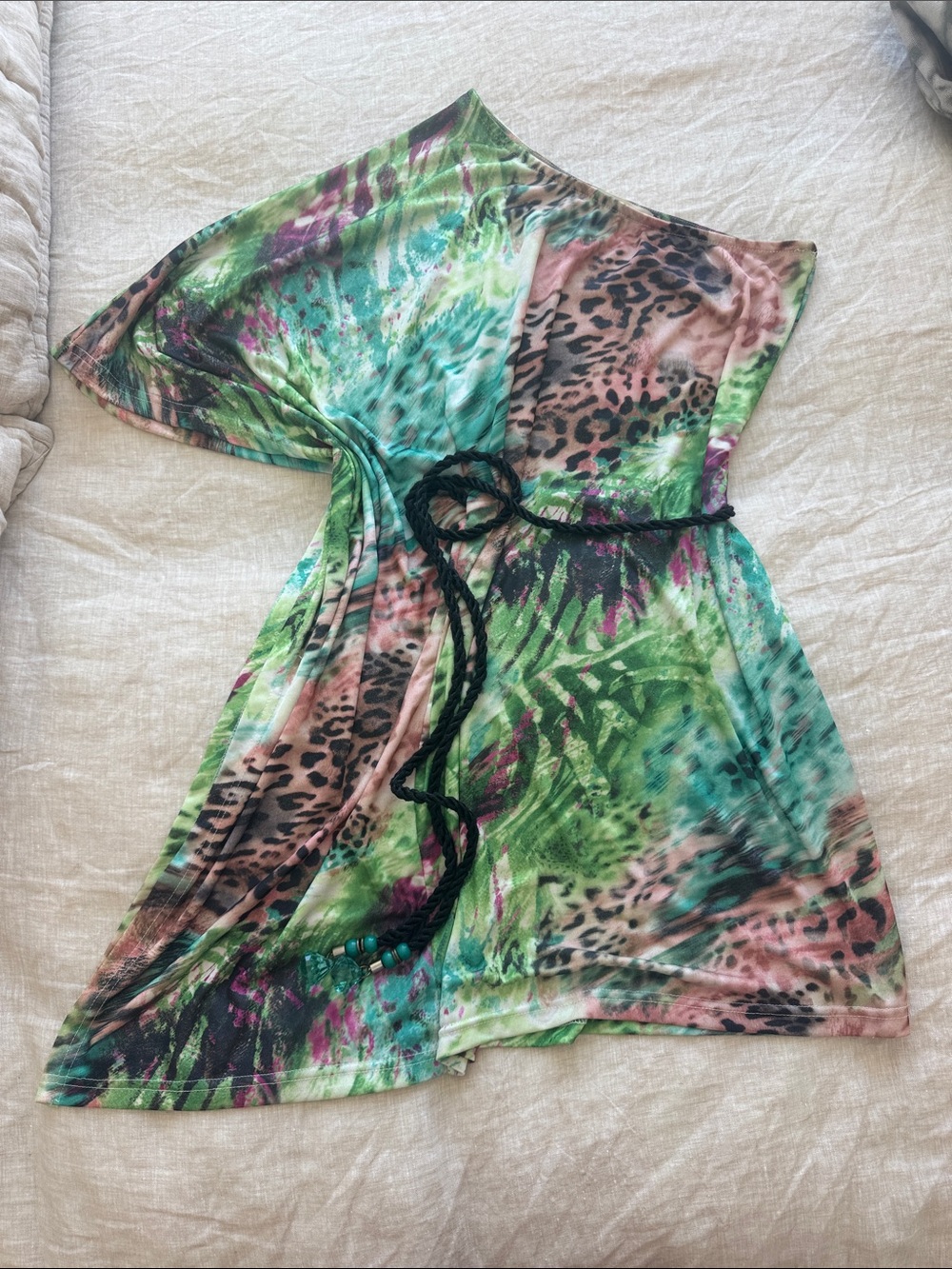 One of the shoulder dress with a rope belt in Green